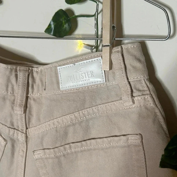 Hollister “Ultra High-Rise Vintage Relaxed Mom Short 3” “ - Picture 5 of 6